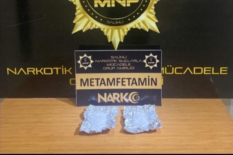 Manisa'da ş&uuml;pheli ara&ccedil;tan metamfetamin &ccedil;ıktı