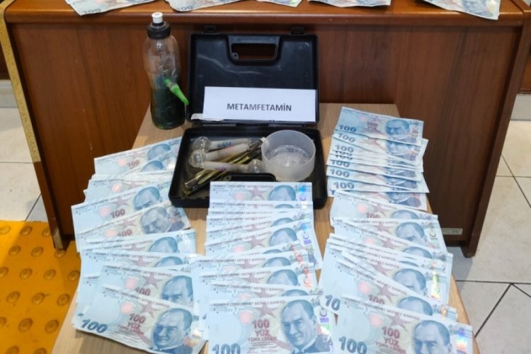 Karab&uuml;k'te sahte para operasyonu! 2 kişi g&ouml;zaltı alındı