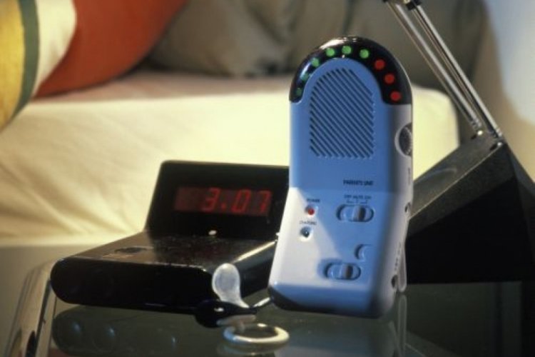 Bebek telsizi ihaneti ortaya &ccedil;ıkardı