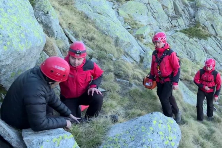 Uludağ'da g&ouml;rev yapan JAK timlerinden yılbaşı &ouml;ncesi tatbikat