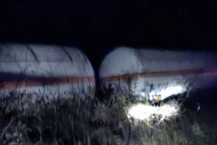 Sırbistan'da amonyak y&uuml;kl&uuml; tren devrildi: &Ccedil;ok sayıda zehirlenenler var