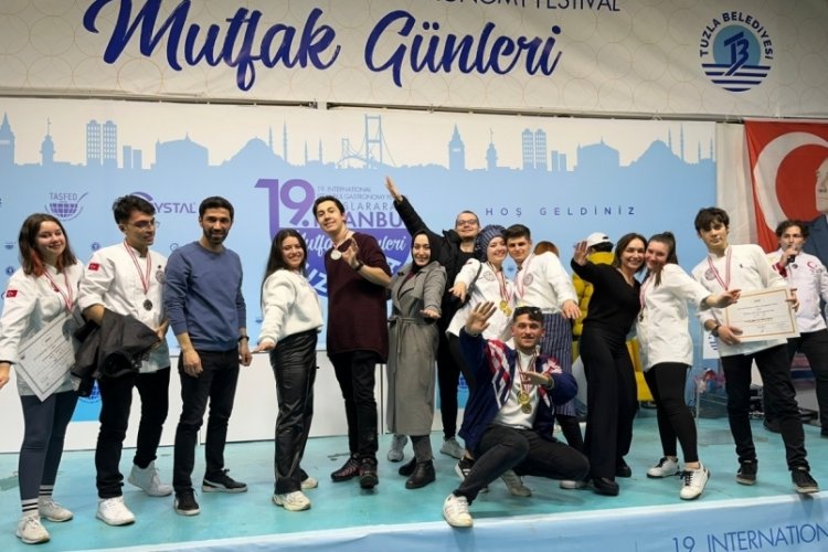 Bursa'da İneg&ouml;ll&uuml; &ouml;ğrencilerden '19. Uluslararası Mutfak G&uuml;nleri'nde madalya şovu
