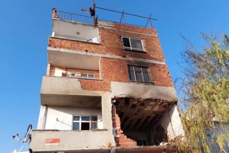İstanbul'da kiracının yaktığı ev g&ouml;r&uuml;nt&uuml;lendi