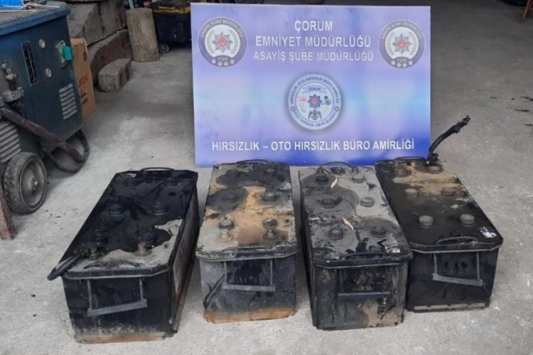 Otob&uuml;slerin ak&uuml;s&uuml;n&uuml; &ccedil;alan zanlı yakalandı