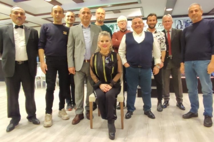 Bursa'da Nil&uuml;fer Belediyesi T&uuml;rk Sanat M&uuml;ziği Korosu kulakların pasını sildi
