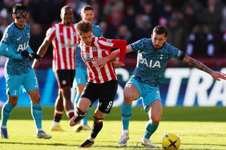 Brentford ka&ccedil;tı, Tottenham yakaladı