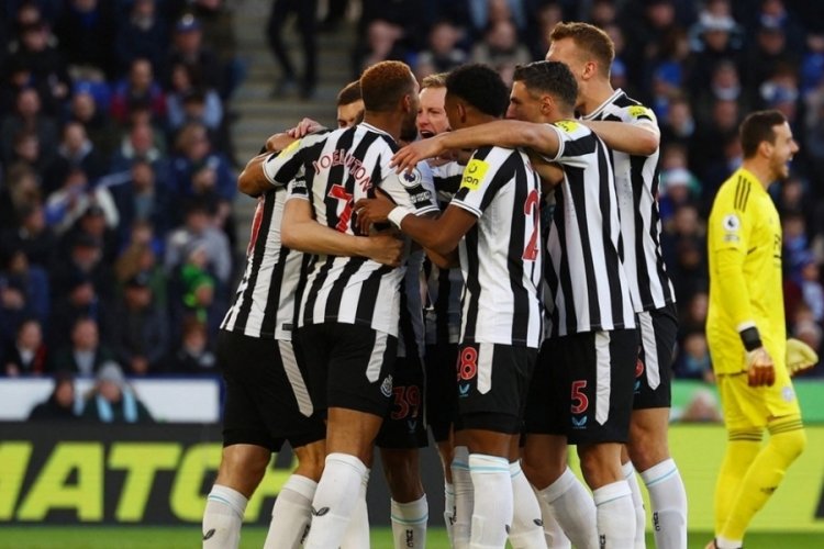 Premier Lig'de Newcastle United'ın zirve y&uuml;r&uuml;y&uuml;ş&uuml; s&uuml;r&uuml;yor!