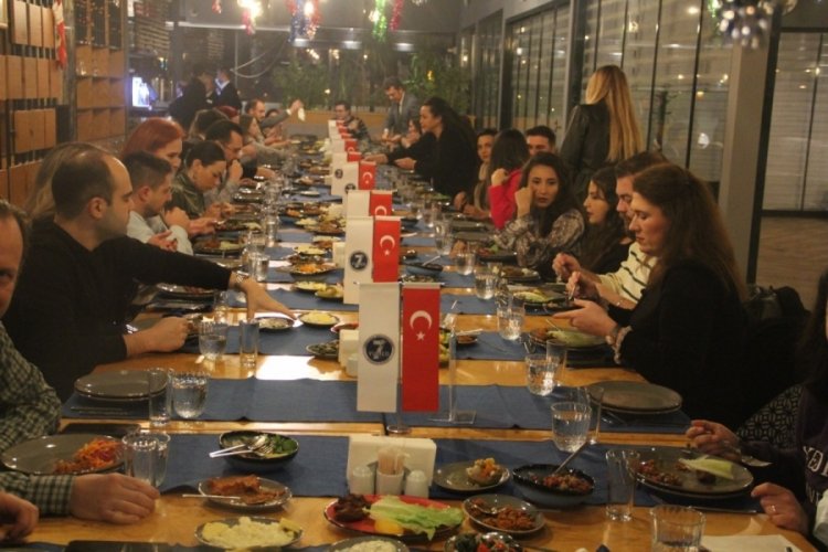 Yeditepe &Uuml;niversitesi Mezunları Bursa'da akşam yemeğinde buluştu