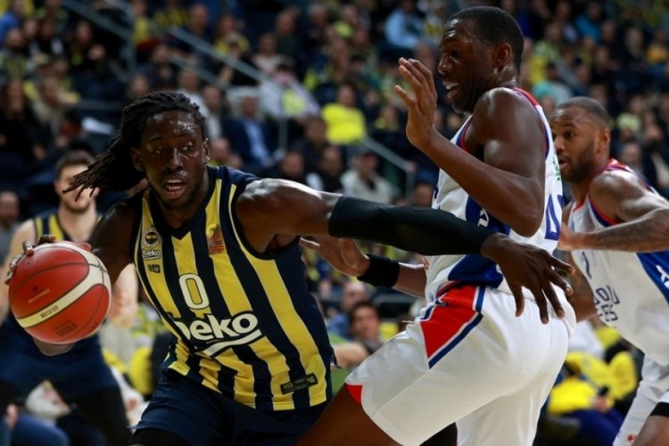 Fenerbah&ccedil;e Beko Anadolu Efes'i uzatmalarda devirdi