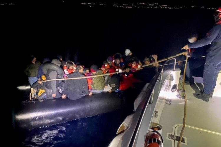 Yunanistan'ın &ouml;l&uuml;me ittiği 182 d&uuml;zensiz g&ouml;&ccedil;men kurtarıldı