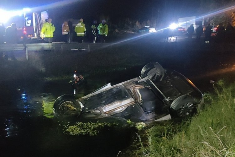 Antalya'da sulama kanalına u&ccedil;an aracın s&uuml;r&uuml;c&uuml;s&uuml; &ouml;ld&uuml;