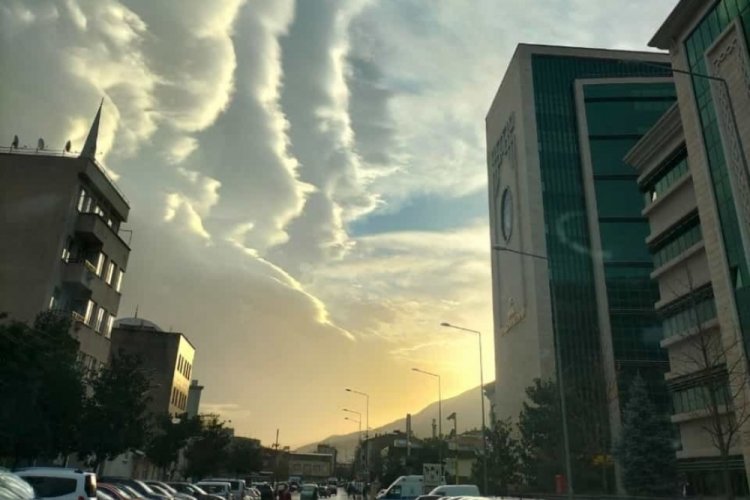Meteoroloji'den sağanak ve kar yağışı uyarısı yapıldı! Peki Bursa'da bug&uuml;n hava nasıl?
