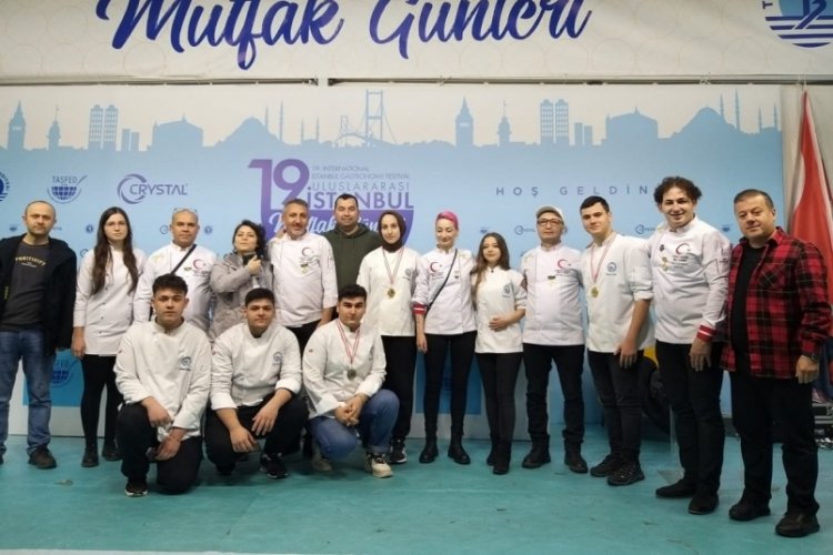 Bursalı &ouml;ğrenciler gastronomi festivalinden başarıyla d&ouml;nd&uuml;