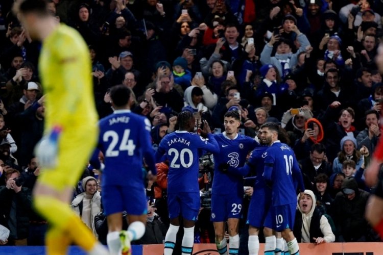 Chelsea ilk yarıda fişi &ccedil;ekti