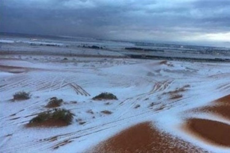 Arap Yarımadası'na dolu ve kar yağdı