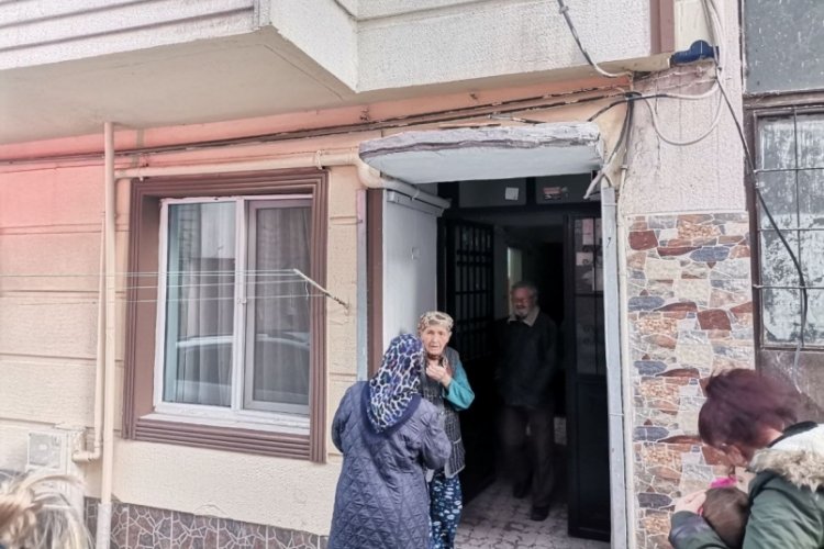 Balıkesir Bandırma'da baca yangını apartman sakinlerini korkuttu