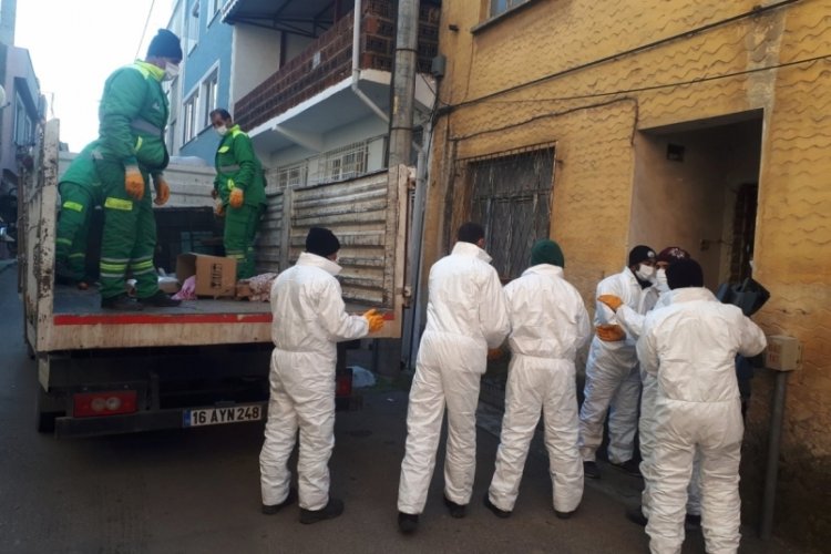 Bursa'da bir evden 2 kamyon &ccedil;&ouml;p &ccedil;ıktı