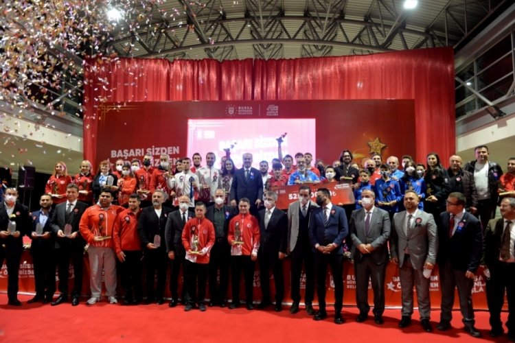 Bursa'da sporun yıldızlarına &ouml;d&uuml;l yağmuru