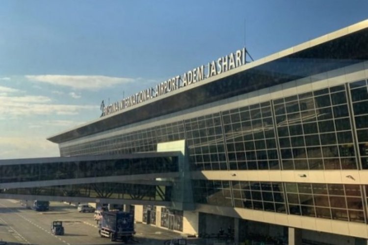Kosova'da havaalanında bomba ihbarı!