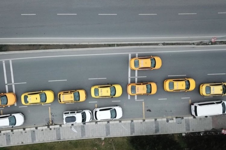 İstanbul'da taksi kuyruğu
