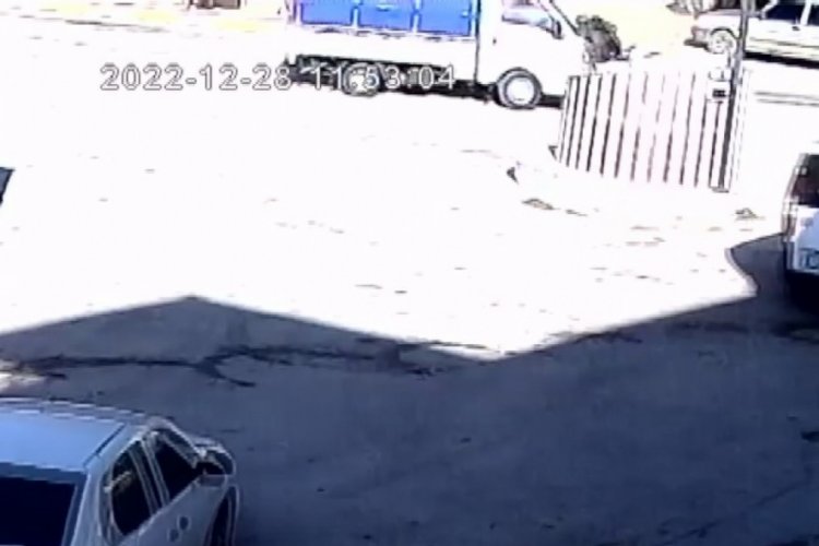 Isparta'da kamyonet bisikletliye &ccedil;arptı
