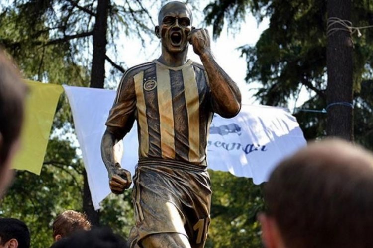 Alex de Souza'nın heykeli kaldırılacak mı?