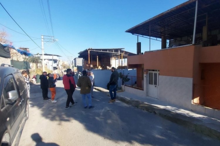 İzmir'de bir kişi eşini kedi besliyor diye &ouml;ld&uuml;rm&uuml;ş