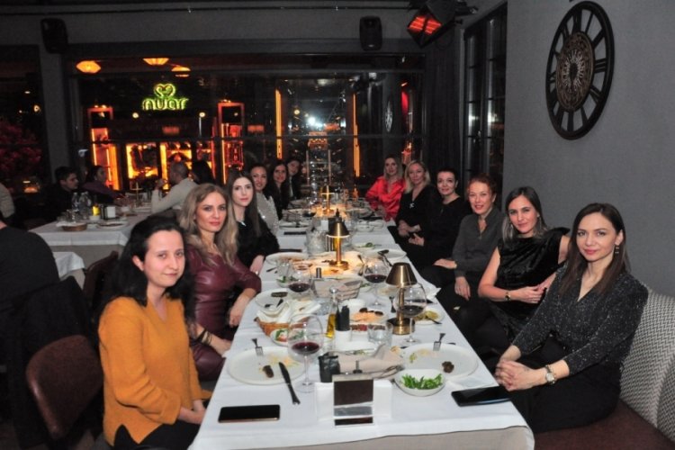 Nev FSM'nin renkli yeni yıl yemeği