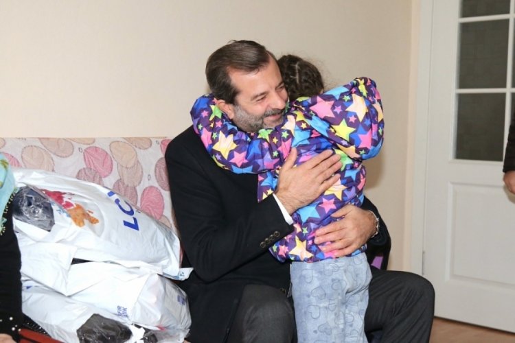 Bursa G&uuml;rsu'da  yardım paketleri ihtiya&ccedil; sahiplerine ulaştırıldı