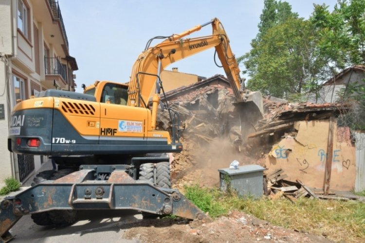 Bursa Yıldırım Belediyesi 494 metruk binayı yıktı