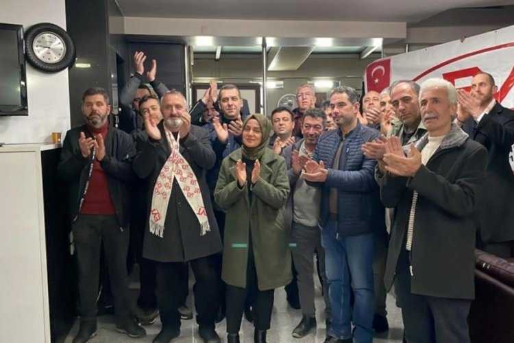 EYT'liler kutlamalara doyamıyor: Dernek &uuml;yeleri, konfeti ve meşalelerle coştu