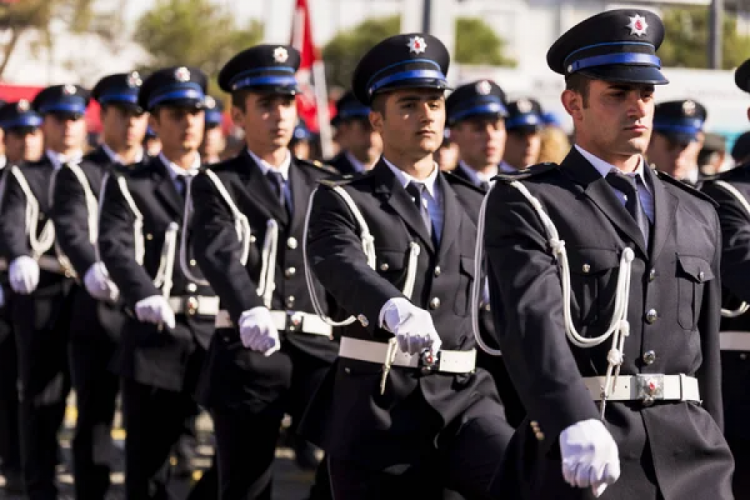 Polislere tarih verildi: Kaldırılıyor