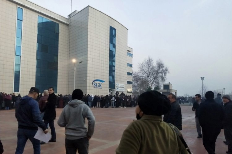 SGK'dan mesai saatlerine 'EYT' d&uuml;zenlemesi!