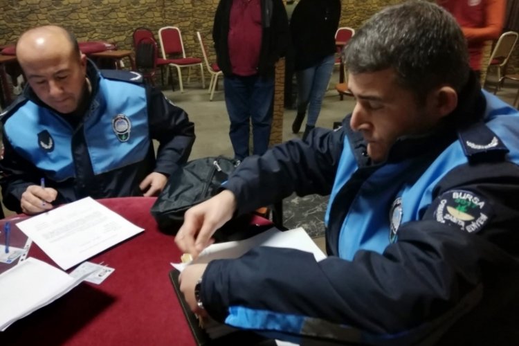 Bursa'da ruhsatsız faaliyet g&ouml;steren kahvehaneler m&uuml;h&uuml;rlendi