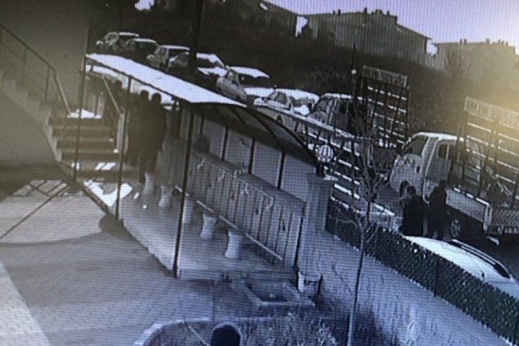 Bursa'da Cuma namazı &ccedil;ıkışı silahlı saldırı!