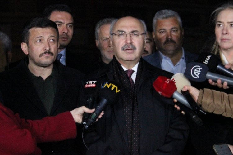 İzmir Valisi Yavuz Selim K&ouml;şger'den vin&ccedil; kazası a&ccedil;ıklaması: Şuan 4 vefat eden vatandaşımızın olduğu kesin