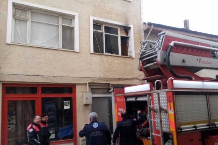 Bursa'da 5 katlı apartmanda yangın &ccedil;ıktı!