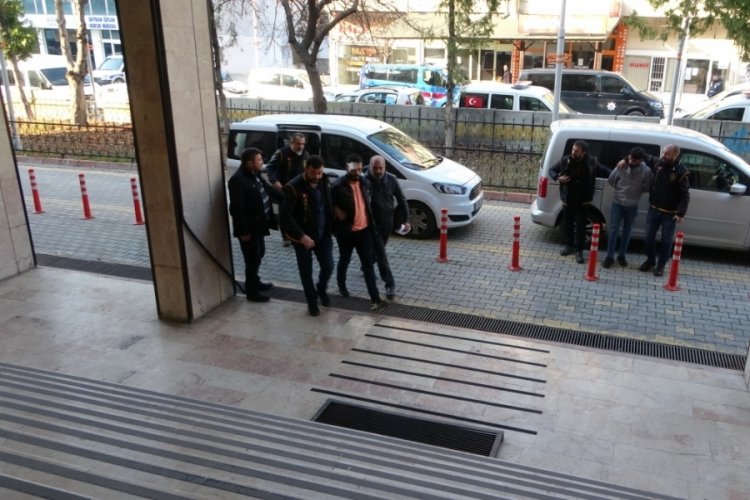 Malatya'da 2 kişiyi &ouml;ld&uuml;ren zanlı adliye sevk edildi