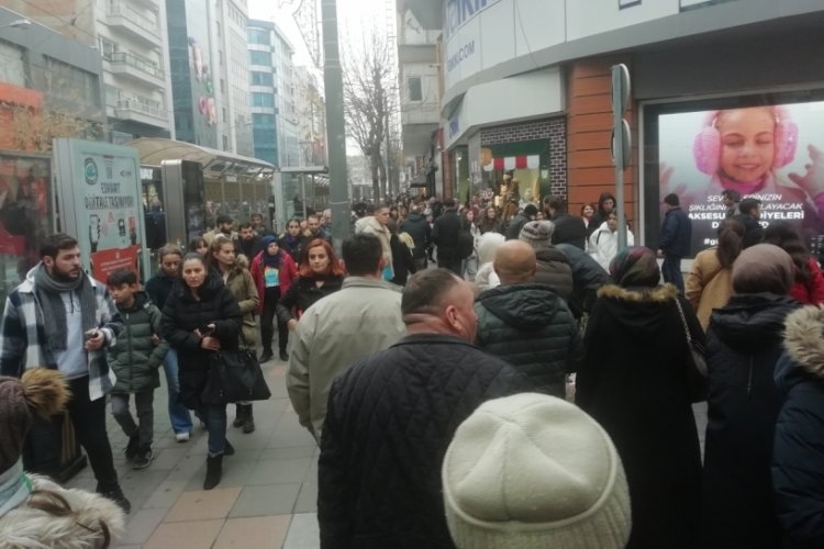 Eskişehir’de çarşıda yılbaşı kalabalığı - Güncel Haberler