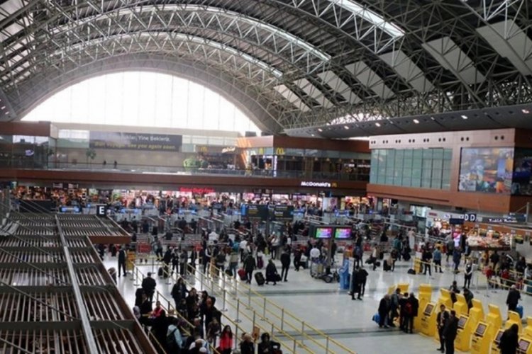 Sabiha G&ouml;k&ccedil;en Havalimanı'nda u&ccedil;uşlar durduruldu