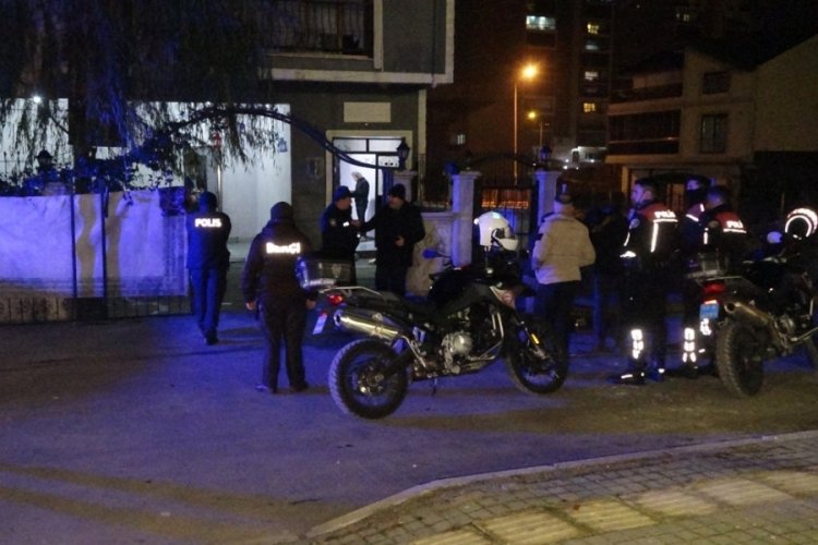 Bursa'da kuzenini ile yengesini vuran ş&uuml;pheli adliyeye sevk edildi
