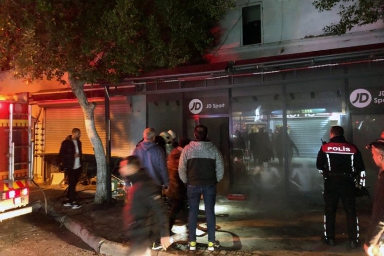 Muğla Bodrum'da ayakkabıcılar yangın