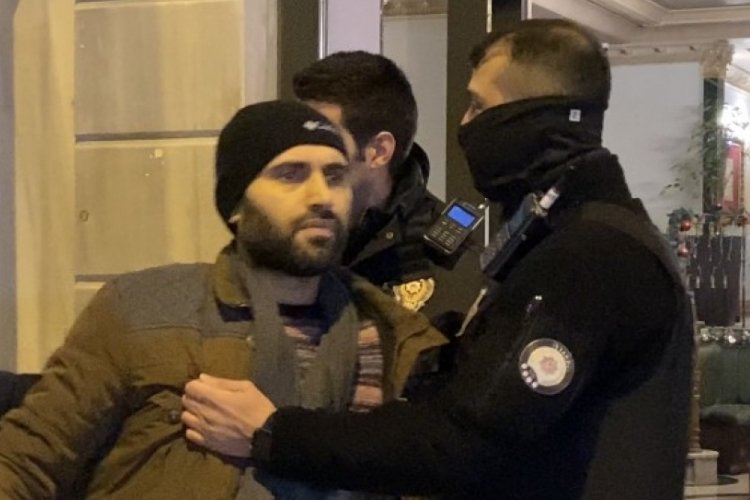 İstanbul'da Galata Kulesi &ouml;n&uuml;nde ş&uuml;pheli paket paniği