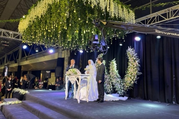 Bursa'daki d&uuml;ğ&uuml;n yargı ve siyaset camiasını bir araya getirdi