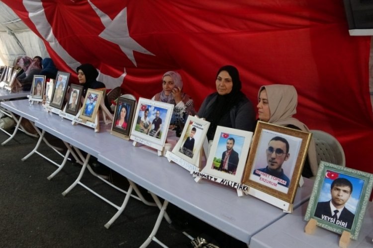 Ailelerin direnişi bin 218 g&uuml;nd&uuml;r kararlılıkla devam ediyor