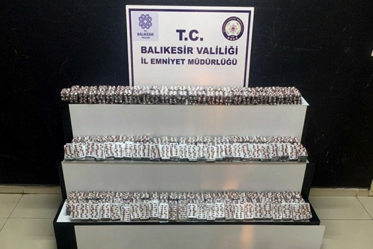 Balıkesir'de 40 bin 180 sentetik ecza hap ele ge&ccedil;irildi