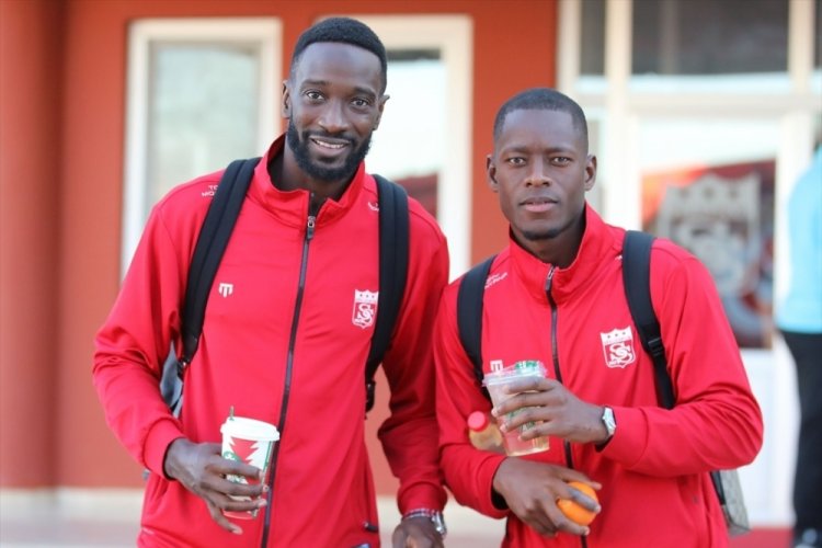 Sivasspor kafilesi Konyaspor ma&ccedil;ı i&ccedil;in Konya'ya gitti