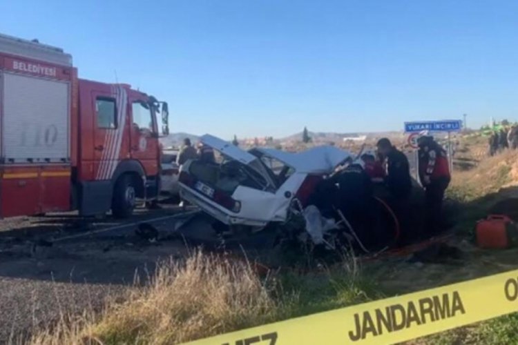 Şanlıurfa'da kazada &ouml;len aile son yolculuğuna uğurlandı
