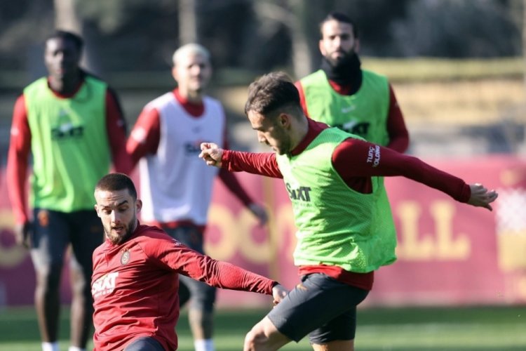 Galatasaray'da Maoru Icardi takımla &ccedil;alışmalara başladı