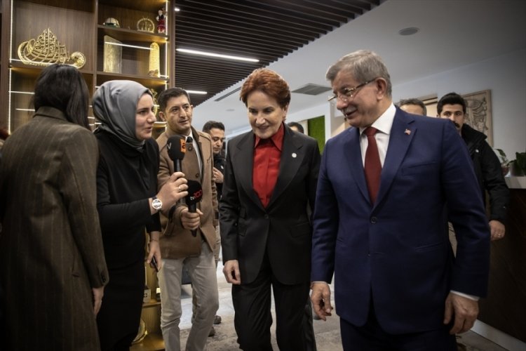 Gelecek Partisi Genel Başkanı Davutoğlu, Akşener'i ziyaret etti